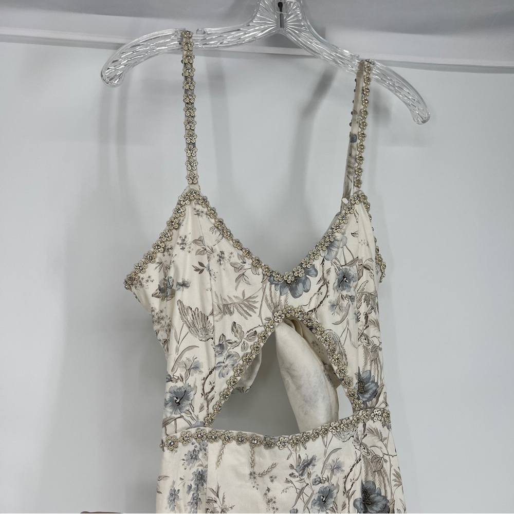 V. Chapman Luna White Blue Floral Tie Back Cut Out Midi Dress in Blue Bouquet 6 - Picture 3 of 13